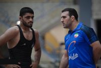 کاش مسئولان مثل دبیر در جلسه نماز می‌خواندند اما مثل او کار می‌کردند