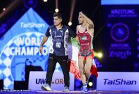 خنده ها به پرواز درآمدند و اندوه قلب ها را زخمی کرد