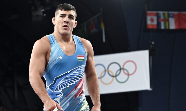 قهرمان جهان زانوی خود را به تیغ جراحان سپرد